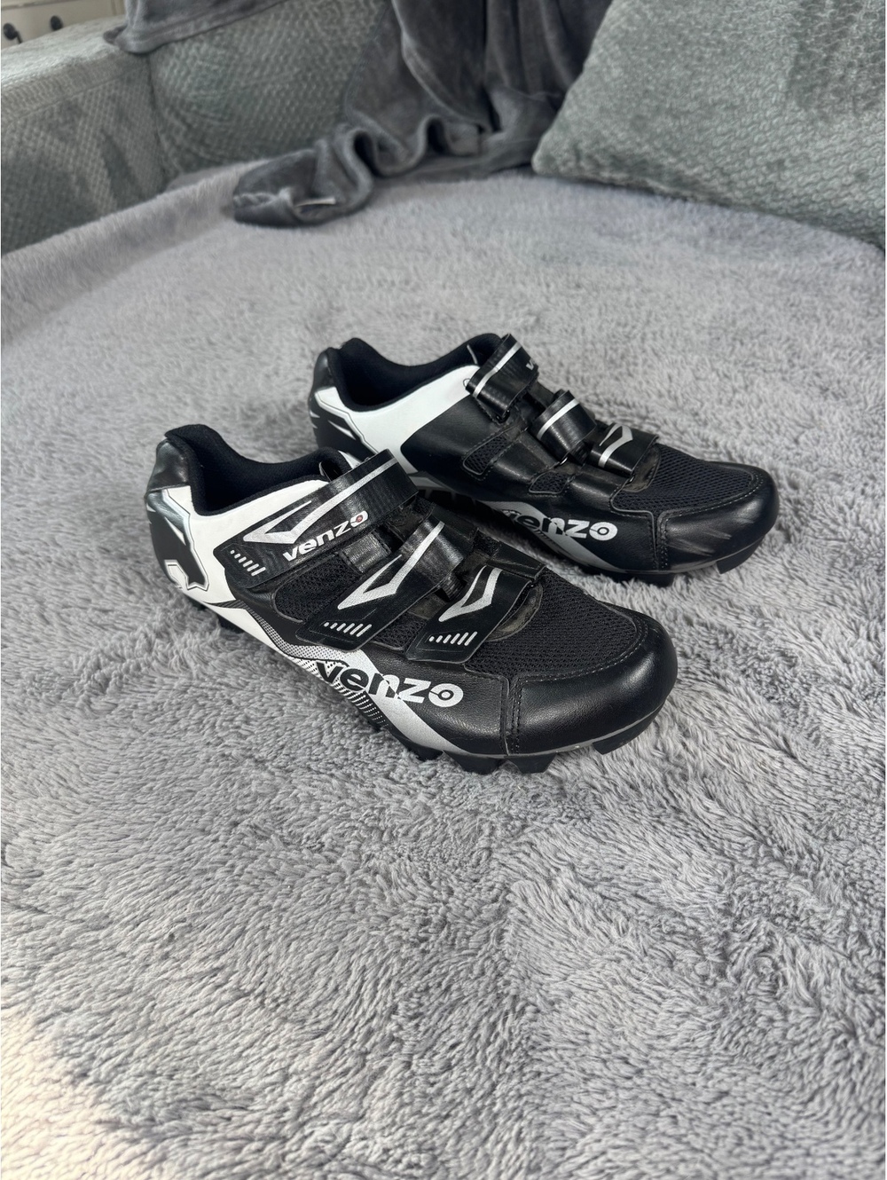 Venzo Cycling Shoes with Adjustable Straps, Size 9.5 US